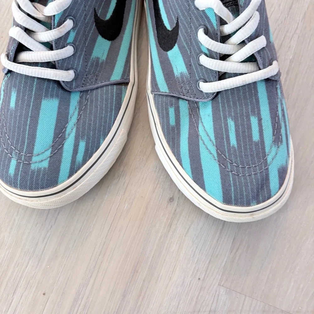 Nike SB‎ Stefan Janoski GS Kids Skate Shoes Grey Teal Stripe 689527-004 Size 2Y